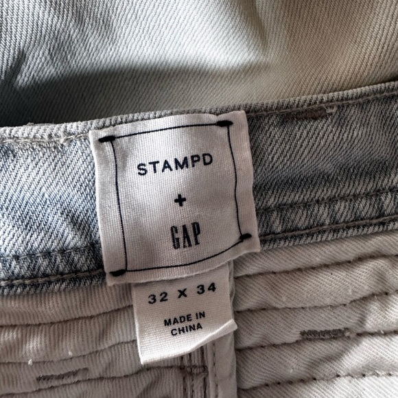 Mens GAP Stampd Light Wash Jeans Distressed EUC Size 32X34 - Picture 5 of 5